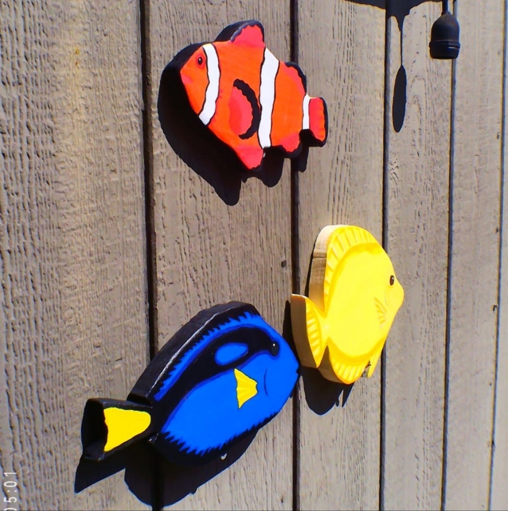 Handcrafted Fish Wall Decor Set - Picture 3 of 7